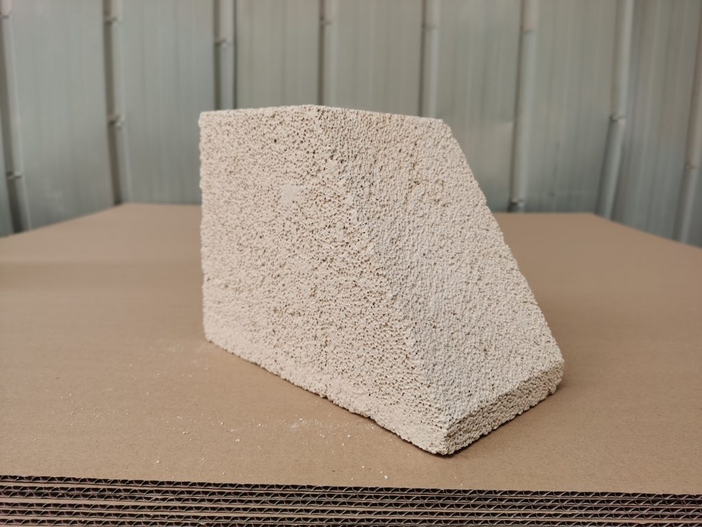 高鋁聚輕保溫磚